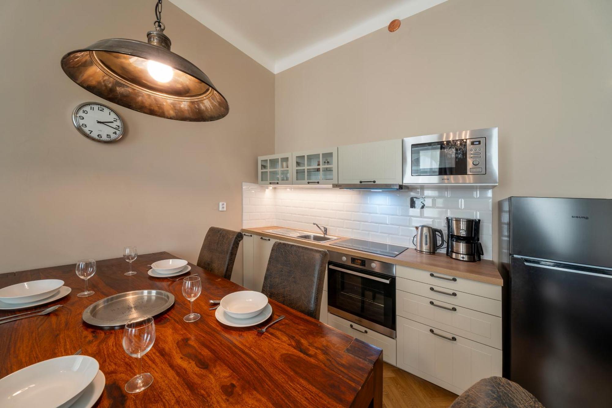 Apart Hotel Zborovska Praga Zewnętrze zdjęcie