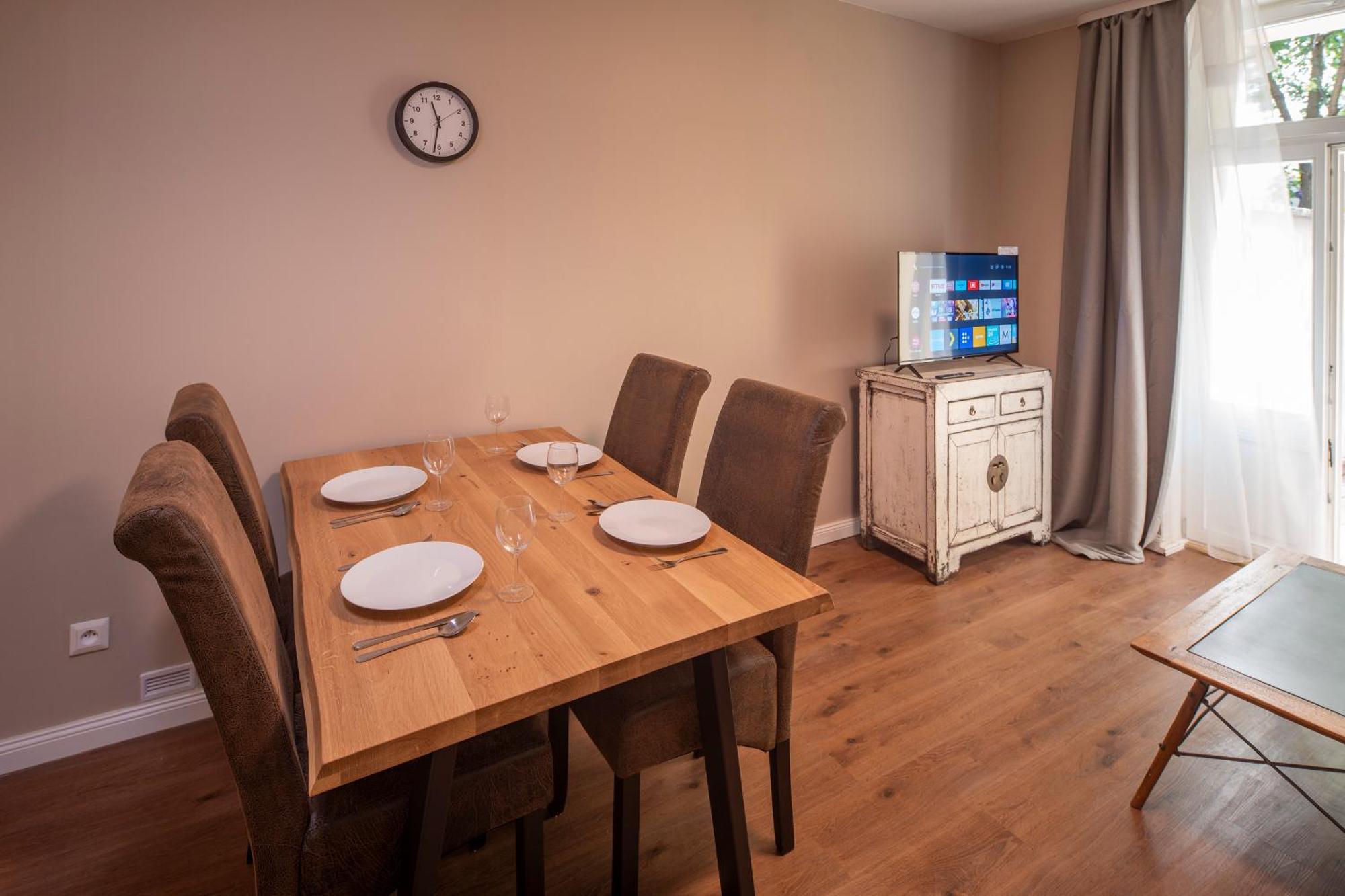 Apart Hotel Zborovska Praga Zewnętrze zdjęcie