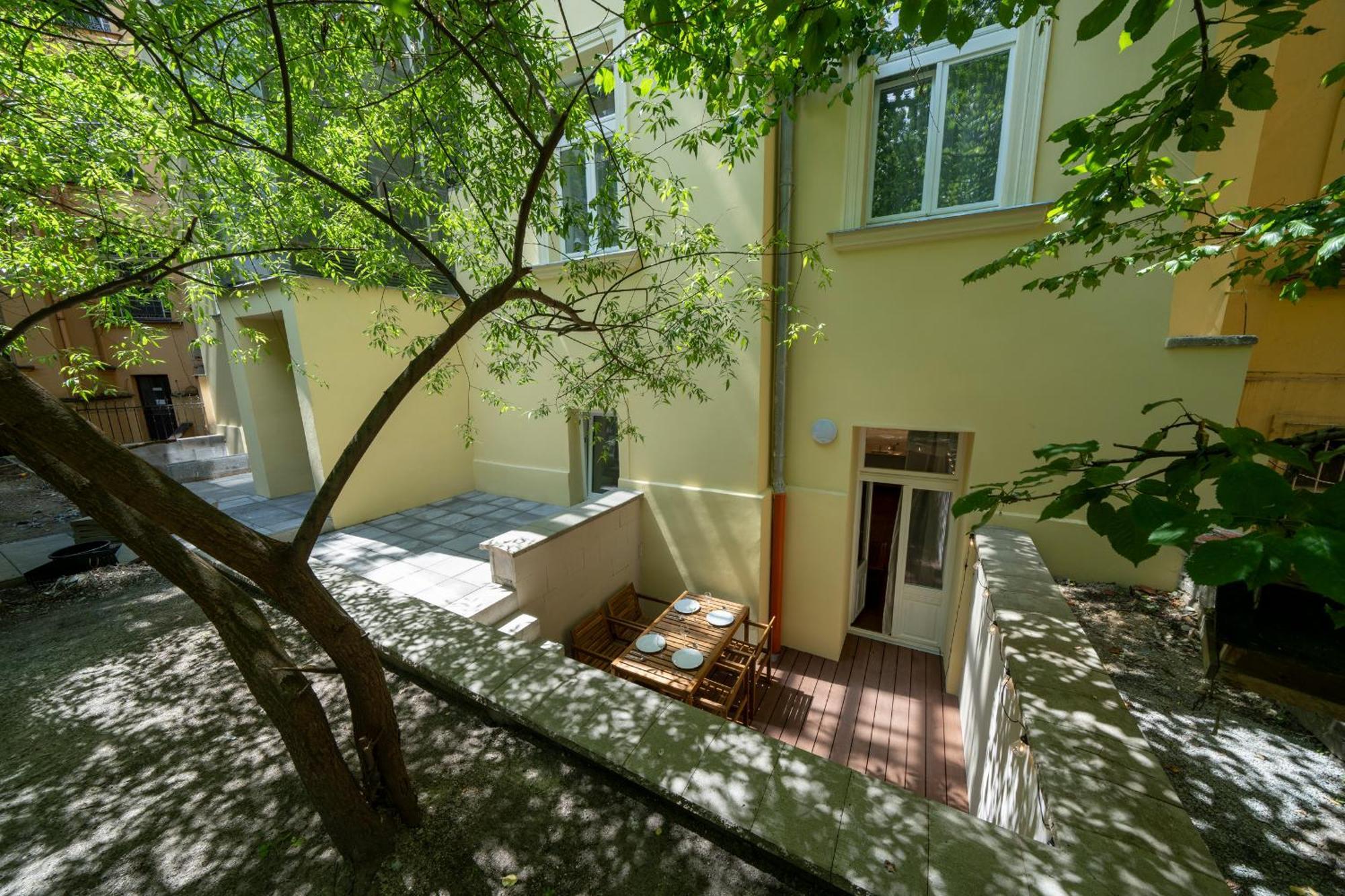 Apart Hotel Zborovska Praga Zewnętrze zdjęcie